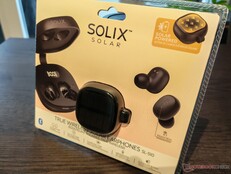 Gli auricolari sono contenuti in una confezione a blister