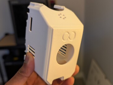 Stampa ASA bianca con qualche deformazione, ma una stampa altrimenti pulita.