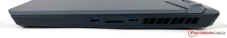 A destra: USB-A (3.2 Gen. 1), lettore SD, USB-A (3.2 Gen. 1)
