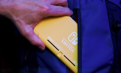 Nintendo potrebbe lavorare su una console portatile ancora più tascabile dello Switch Lite. (Fonte: Nintendo)