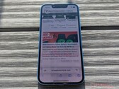 Il fattore di forma compatto dell'iPhone 13 mini non dovrebbe tornare presto. (Fonte: Notebookcheck)