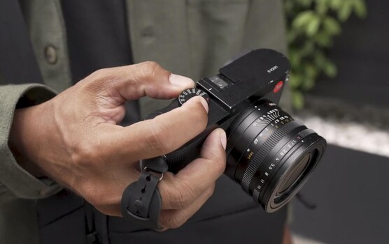 La Micro Clutch di Peak Design è un accessorio per fotocamere progettato per alleviare i problemi di ergonomia comunemente riscontrati con i corpi macchina di piccole dimensioni. (Fonte: Peak Design)