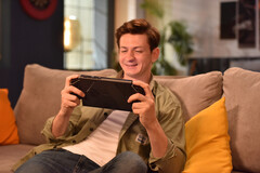 L'ONEXPLAYER X1 Mini dovrebbe essere notevolmente più piccolo dell'attuale ONEXPLAYER X1. (Fonte: One-Netbook)