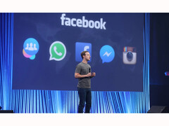 Una foto del CEO di Meta, Mark Zuckerberg, sul palco durante la Conferenza F8 di Facebook nel 2015. (Fonte immagine: Meta)