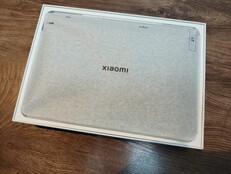 Lo Xiaomi Pad 8 è avvolto in carta ecologica