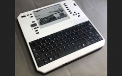 Il PC Evertop è un clone di IBM XT con un&#039;autonomia fino a 500 ore e una ricarica solare. (Fonte immagine: ericjenott via Github)
