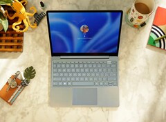 Microsoft ha apportato modifiche minime tra il Surface Laptop Go 2 e il suo successore. (Fonte: Microsoft)