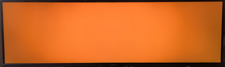 I colori appaiono più scuri e meno saturi anche ai bordi
