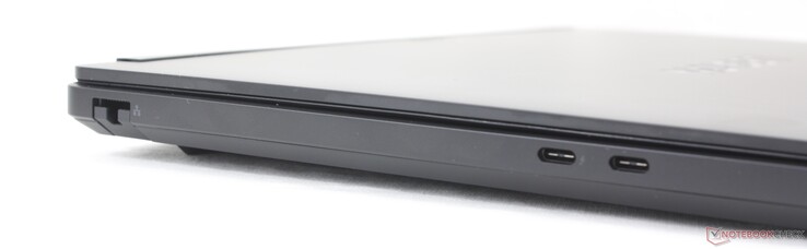 A sinistra: RJ-45 (1 Gbps), USB-C Thunderbolt 4 con DisplayPort 2.1 + Power Delivery, USB-C con DisplayPort 2.1 + Power Delivery (10 Gbps)