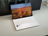 Recensione del portatile Asus ZenBook S14 2026: OLED più luminoso, ma iGPU Panther Lake lento