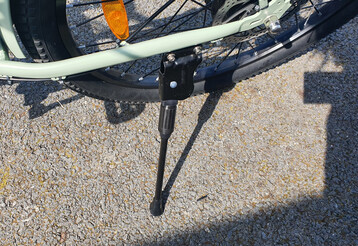 Il cavalletto per bici offre un ottimo supporto per l'e-bike Touroll B2
