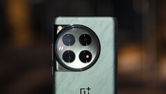 Il OnePlus 12. (Fonte: OnePlus)