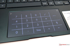 Touchpad dell'Asus ZenBook Flip 13 UX363 con tastierino numerico integrato