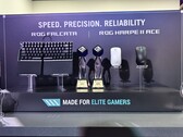 La tastiera Asus ROG Falcata e il mouse Harpe 2 Ace sono stati mostrati al Computex 2025 (fonte immagine: Notebookcheck)