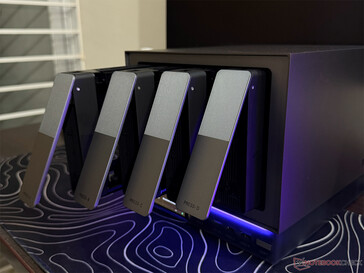 I quattro alloggiamenti per unità SATA sono di facile accesso