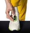 Un accessorio per le clip da corsa per lo Xiaomi Smart Band 8 consente di agganciarlo all'allenatore. (Fonte: Xiaomi)