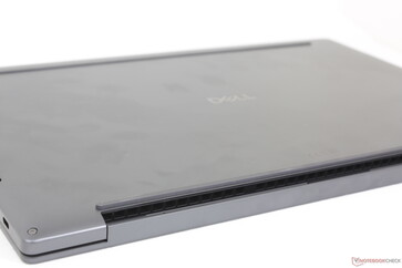 I loghi 'Dell' e 'XPS' sono stati scambiati sul nuovo design rispetto a quello precedente