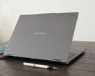 Lo Yoga 7 16ILL10 funziona un po' più caldo rispetto allo Yoga 7 16IML9 dello scorso anno, ma i vantaggi superano di gran lunga questo piccolo svantaggio (fonte: Notebookcheck)