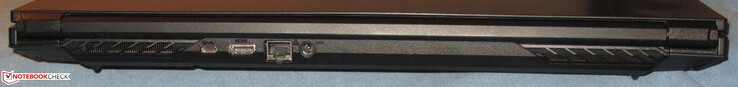 Lato posteriore: USB 3.2 Gen 2 (Type-C; DisplayPort), HDMI, Gigabit Ethernet, alimentazione