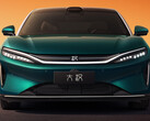 Autonomia di 626 miglia, 764 hp e ricarica in 9 minuti: BYD avvia le prevendite in Cina della nuova berlina elettrica di lusso Da Han EV, con prezzi a partire dall’equivalente di circa 36.900 dollari