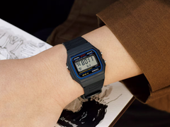 Il Casio F-91W al polso.