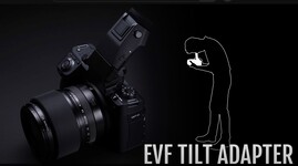 La GFX100 II supporta un adattatore opzionale per l'inclinazione dell'EVF (Fonte: Fujifilm)