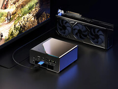 L'EVO-T1 ha attualmente un prezzo di partenza di 999,99 dollari. Nella foto: una configurazione OCuLink con il mini PC. (Fonte immagine: GMK - modificata)