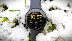 Google dovrebbe sostituire il Pixel Watch, nella foto, in autunno. (Fonte: NotebookCheck)