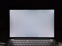 Effetto “backlight bleeding” (qui evidenziato)