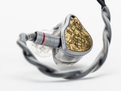 Il Moondrop Armature Art 24 utilizza driver ad armatura bilanciata per riprodurre musica ad alta risoluzione.