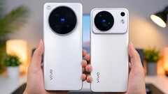 Le immagini attualmente in circolazione evidenziano le differenze di design tra i modelli Vivo X500 Pro (a sinistra) e il Vivo X500.