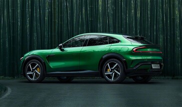 Xiaomi YU7 è più grande della Tesla Model Y e dispone di una batteria più grande.