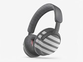 Le cuffie QuietComfort Ultra di Bose in edizione limitata firmate Thom Browne costano più del doppio rispetto al modello standard.