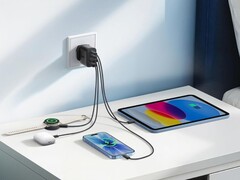 Il nuovo Zolo Charger di Anker (nella foto insieme a un tablet, un telefono e altri due gadget) è stato rilasciato in Europa. (Fonte: Anker)