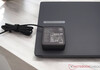 Asus ExpertBook B1 con alimentatore