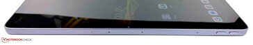In alto: slot per scheda microSD, microfoni, bilanciere del volume