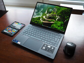 Recensione del Medion SPRCHRGD 14 S2: Intel sfida Qualcomm