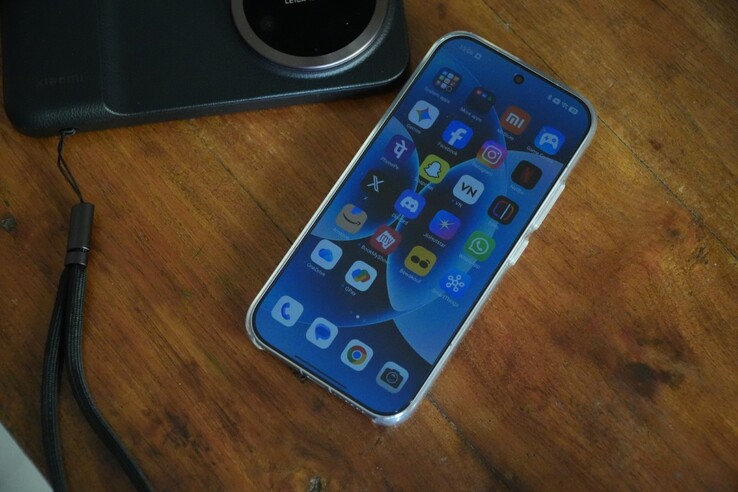 Lo Xiaomi 17 esegue HyperOS 3 basato su Android 16