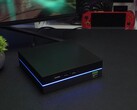 Mini PC da gioco Yohris con porte frontali e striscia luminosa a LED (Fonte immagine: ETA PRIME/YouTube)