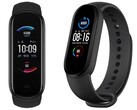 L'Amazfit Band 5 (L) e Xiaomi Mi Band 5 (R) potrebbero presto sfoggiare una nuova comoda funzionalità. (Fonte dell'immagine: Amazfit/Xiaomi)