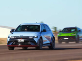La Hyundai Ioniq 5 N ha battuto facilmente la Lamborghini Urus e le altre auto ICE nelle gare di resistenza e rollio di CarExperts. (Fonte immagine: CarExpert su YouTube - screenshot)