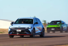 La Hyundai Ioniq 5 N ha battuto facilmente la Lamborghini Urus e le altre auto ICE nelle gare di resistenza e rollio di CarExperts. (Fonte immagine: CarExpert su YouTube - screenshot)