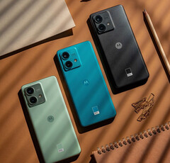 Motorola offre l&#039;Ege 40 Neo in tre opzioni di colore Pantone. (Fonte: Motorola)