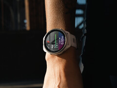 Il Forerunner 965 è uno dei cinque smartwatch Forerunner idonei a scaricare e installare la versione beta 24.10. (Fonte: Garmin)