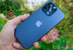 Si dice che l&#039;iPhone 16 Pro prenderà in prestito la fotocamera teleobiettivo 5x dell&#039;iPhone 15 Pro Max, nella foto. (Fonte: Notebookcheck)