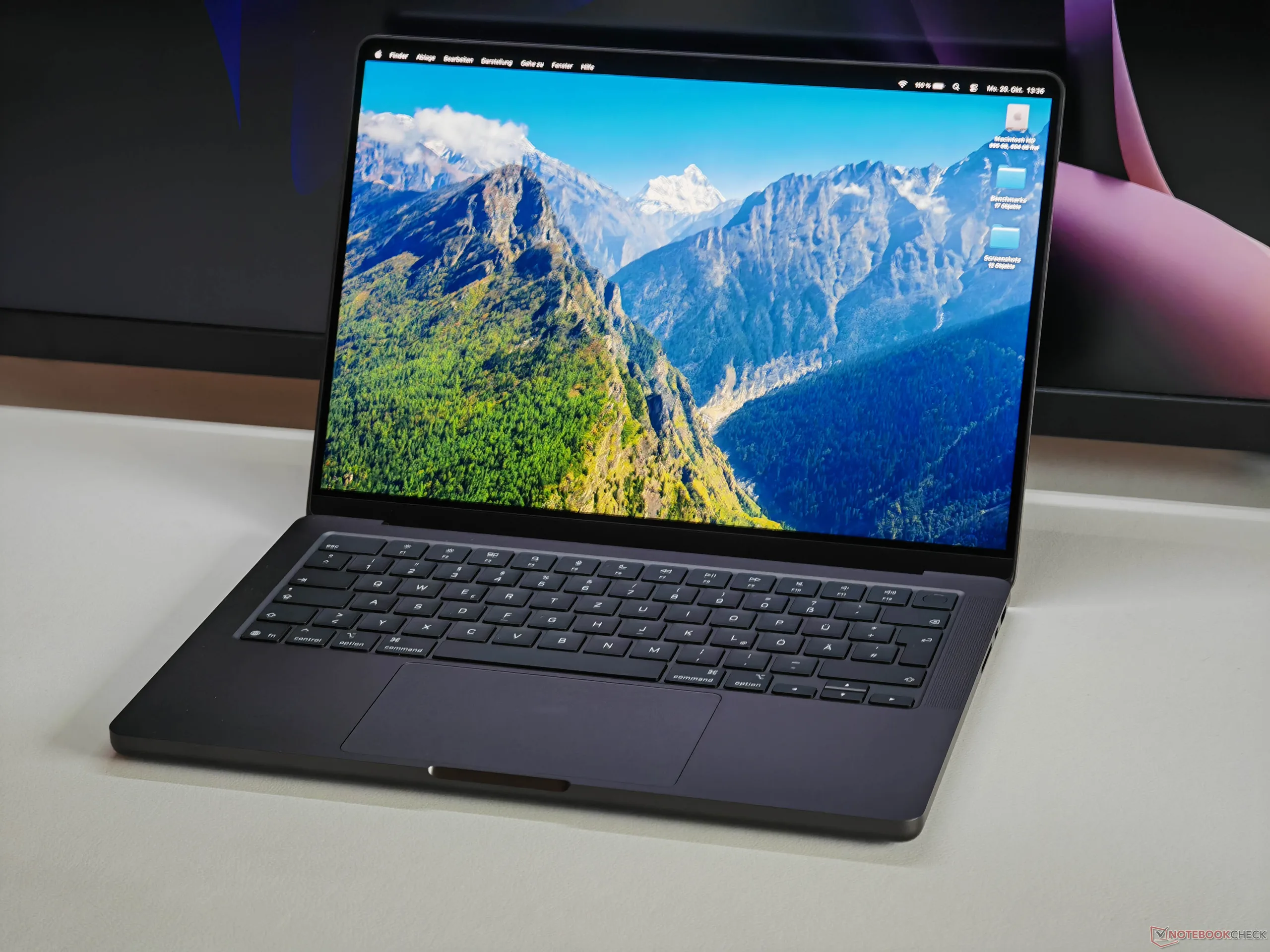 Apple MacBook Pro 14 2025 M5 - Notebookcheck.it